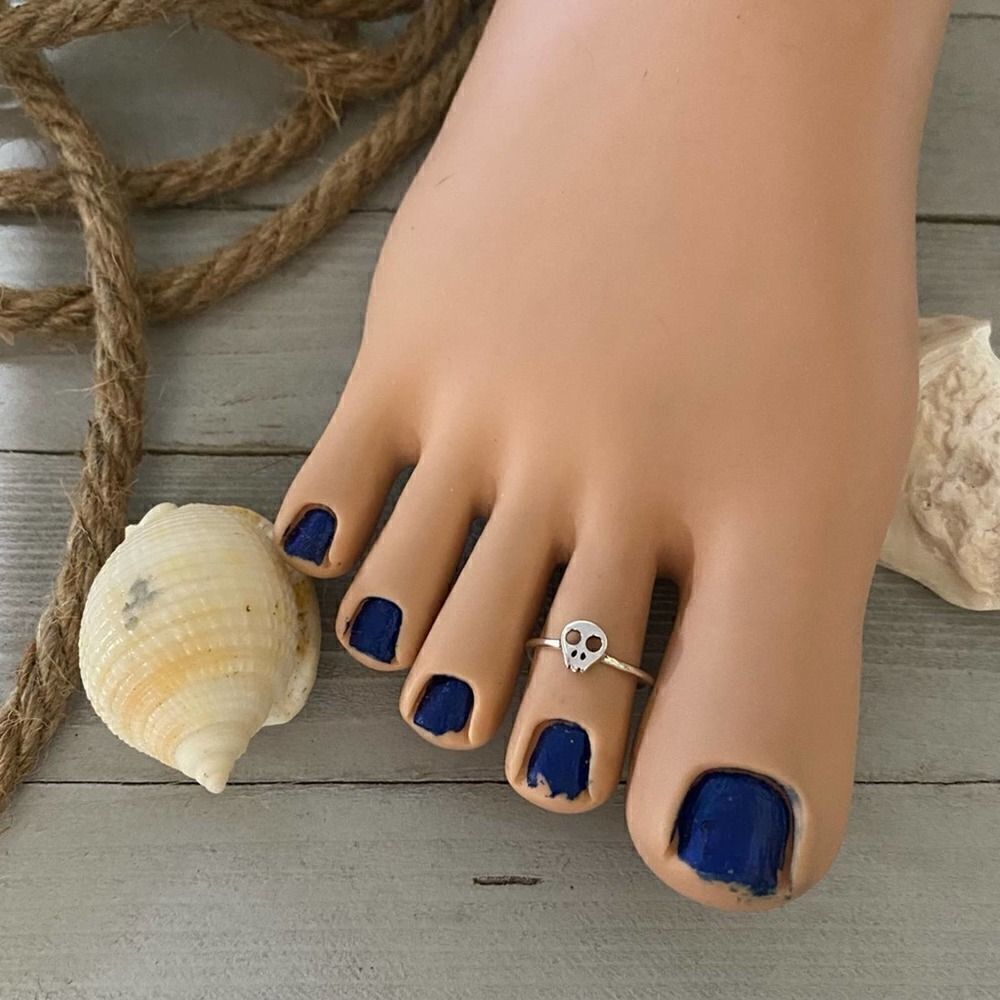 Sterling Silver Skull Toe Ring Midi Ring